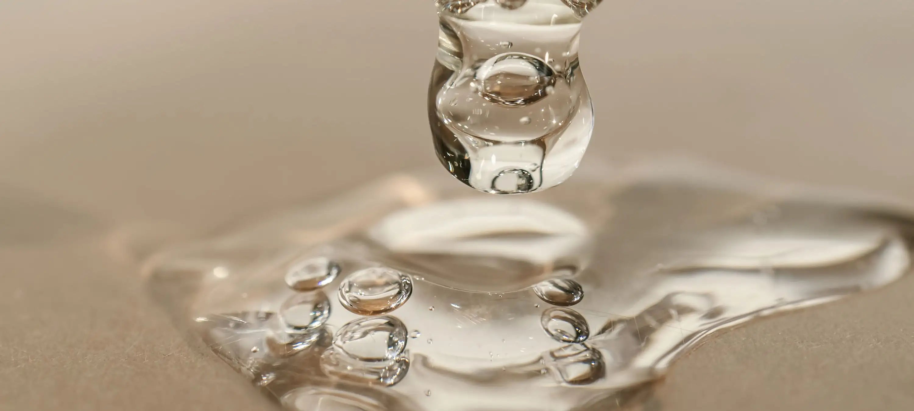 Seren wie Vitamin C Serum sind eine echte Wunderwaffe gegen Hautprobleme.