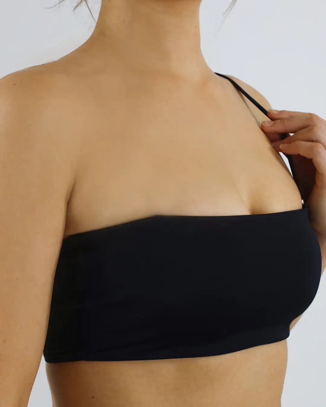 Das Bikinioberteil ist dank der abnehmbaren Träger sehr vielseitig tragbar