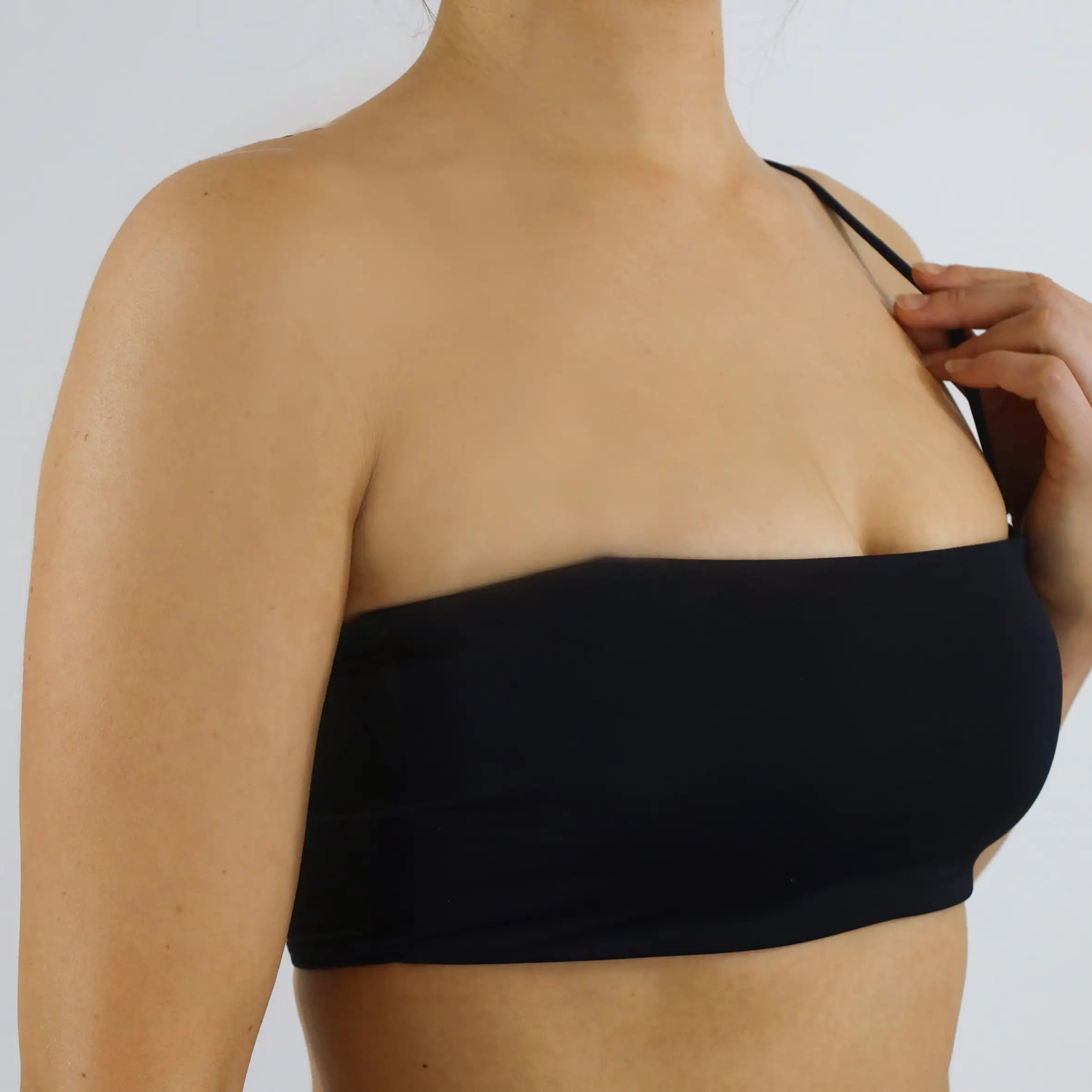 Das Bikinioberteil ist dank der abnehmbaren Träger sehr vielseitig tragbar