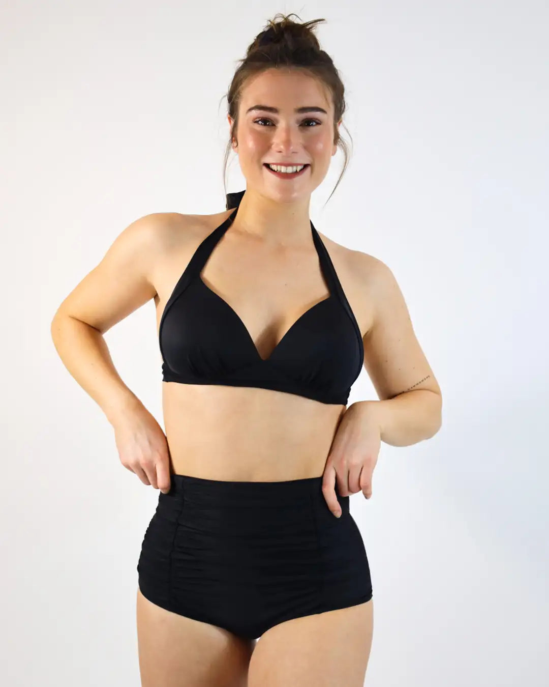 Das Bikinioberteil ist mit all unserem Bikini Hosen frei kominierbar. Stelle dir deinen perfekten Bikini für den Sommer zusammen!