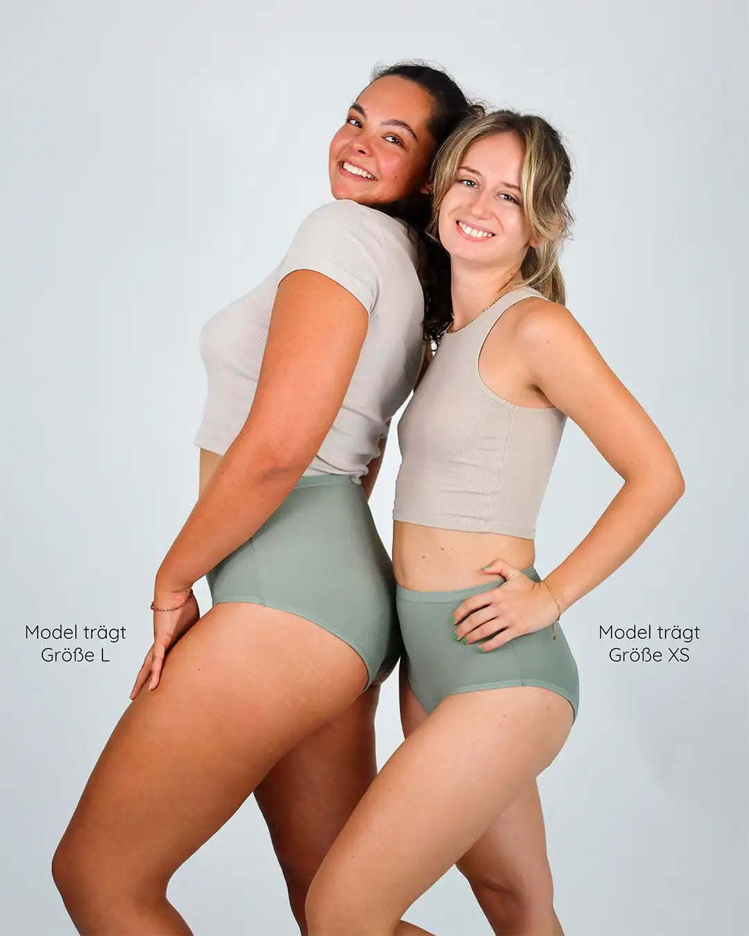 Der Periodenslip in der Seitenansicht in Größe XS bis XL. Der eingenähte Einsatz mit dem 4 Schichten System saugt das Menstruationsblut perfekt auf.