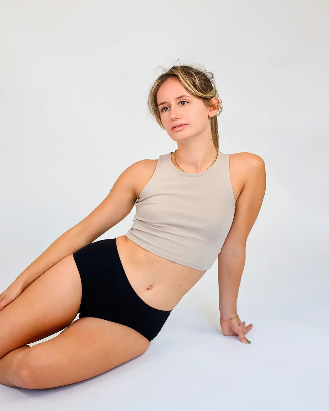 Die nahtlose Periodenunterwäsche von MYLILY mit auslaufsicherem Gewebe, saugt so viel wie 3-4 Tampons und ist wiederverwendbar & nachhaltig.