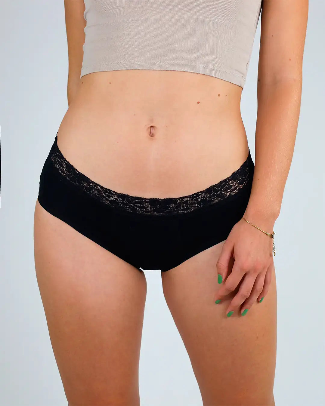 Spitzendetail unseres Hipster Strong. Hipster Unterwäsche für währen der Periode.