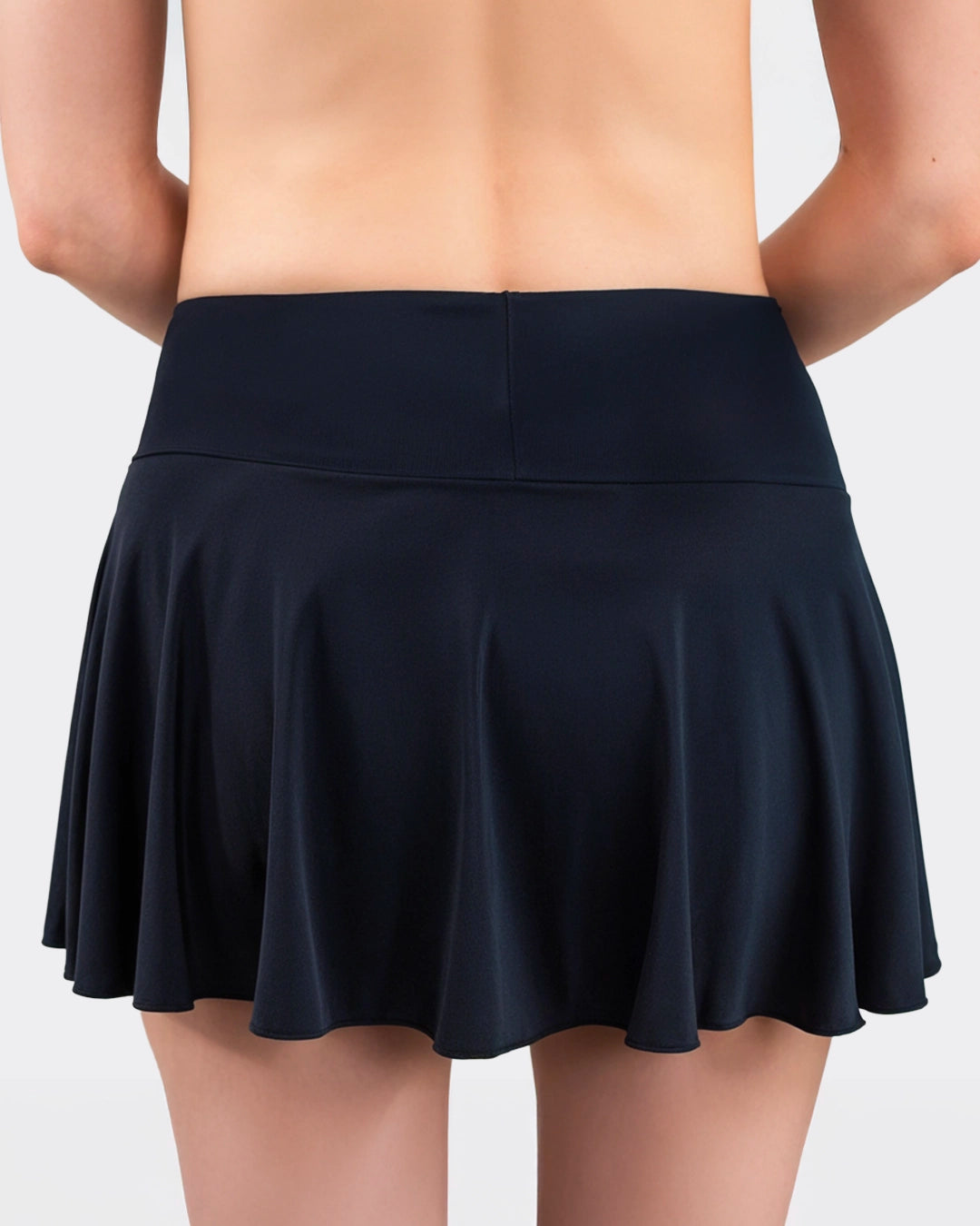 Der schwarze Perioden Bikini Rock von MYLILY. Detaillierte Ansicht von hinten.