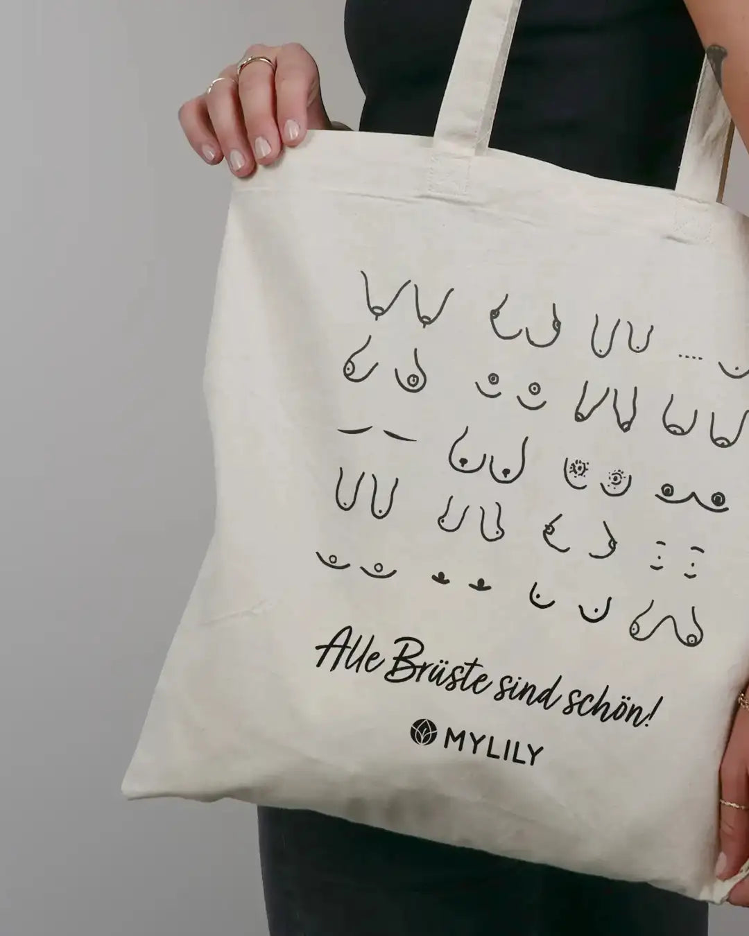 Jutebeutel mit praktischen langem Henkel zum Tragen über die Schulter. MYLILY organic femcare ist nachhaltig & vegan