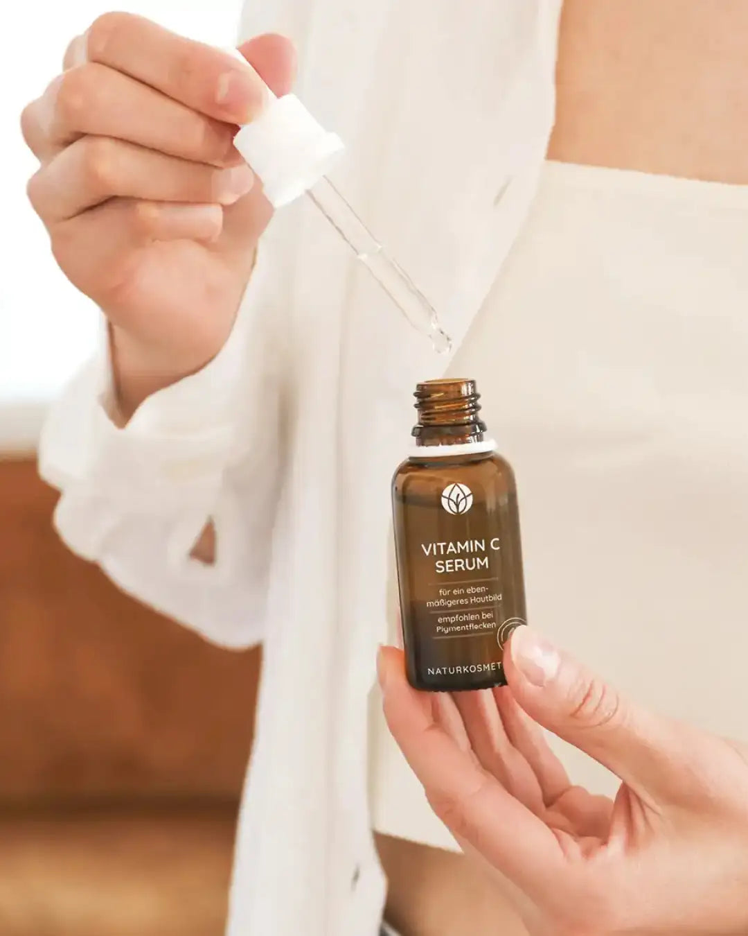 MYLILY Organic Femcare Vitamin C Serum. Unsere Naturkosmetik Produkte kommen ohne Duftstoffe, Parabane und tierversuchsfrei aus Deutschland.