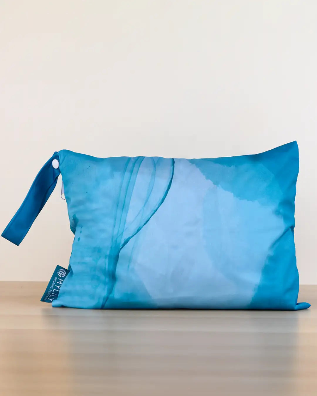 Hintenansich der Wetbag in verschiedenen Größen. Geeignet für Schwimmsachen und Stoffwindeln, Perioden Bikinis und Perioden Badeanzüge.