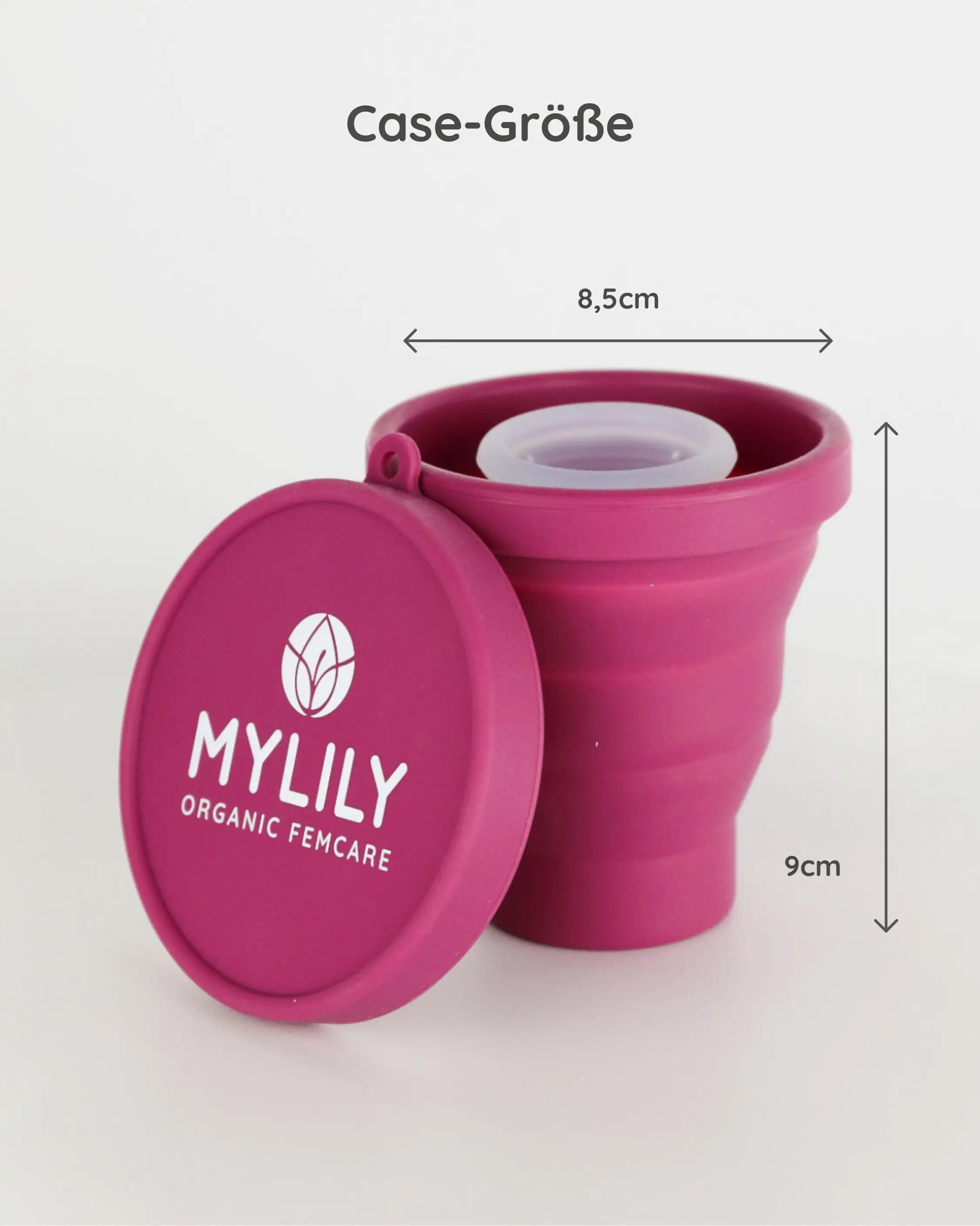 Beerenfarbener Reinigungsbehälter für Menstruationstassen mit Maßen 8,5cm Durchmesser und 9 cm Höhe