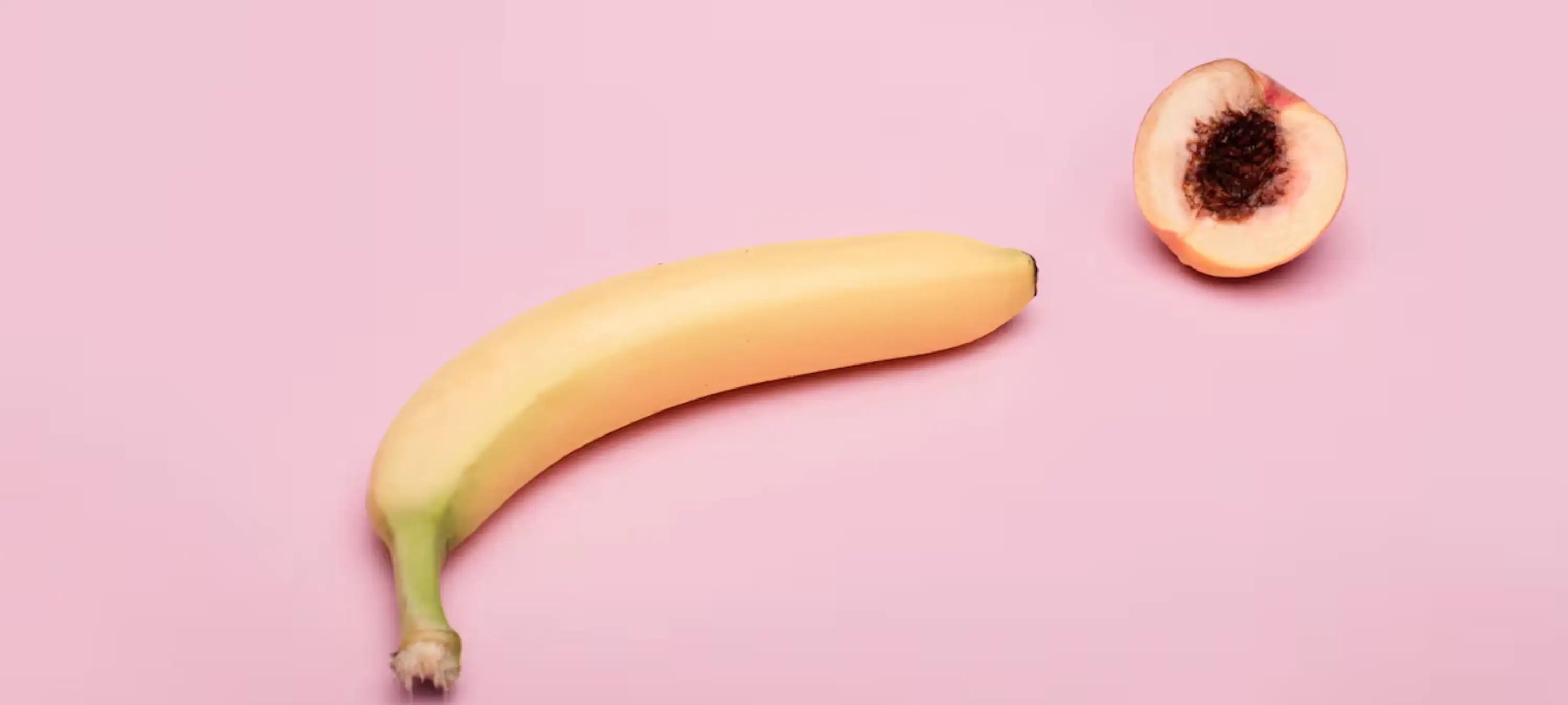 Eine Banane und Pfirsich stehen für Libidoverlust- Lust am Sex zu verlieren, kann für Frauen belastend sein.