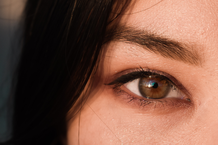 Augenbrauenrasierer: Präzision und Styling für perfekte Augenbrauen
