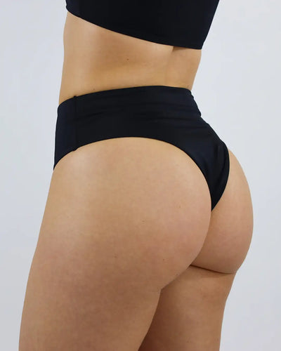 MYLILY Brazilian Bikini Hose von hinten. Bademode für Damen 100% vegan von MYLILY organic  femcare. 