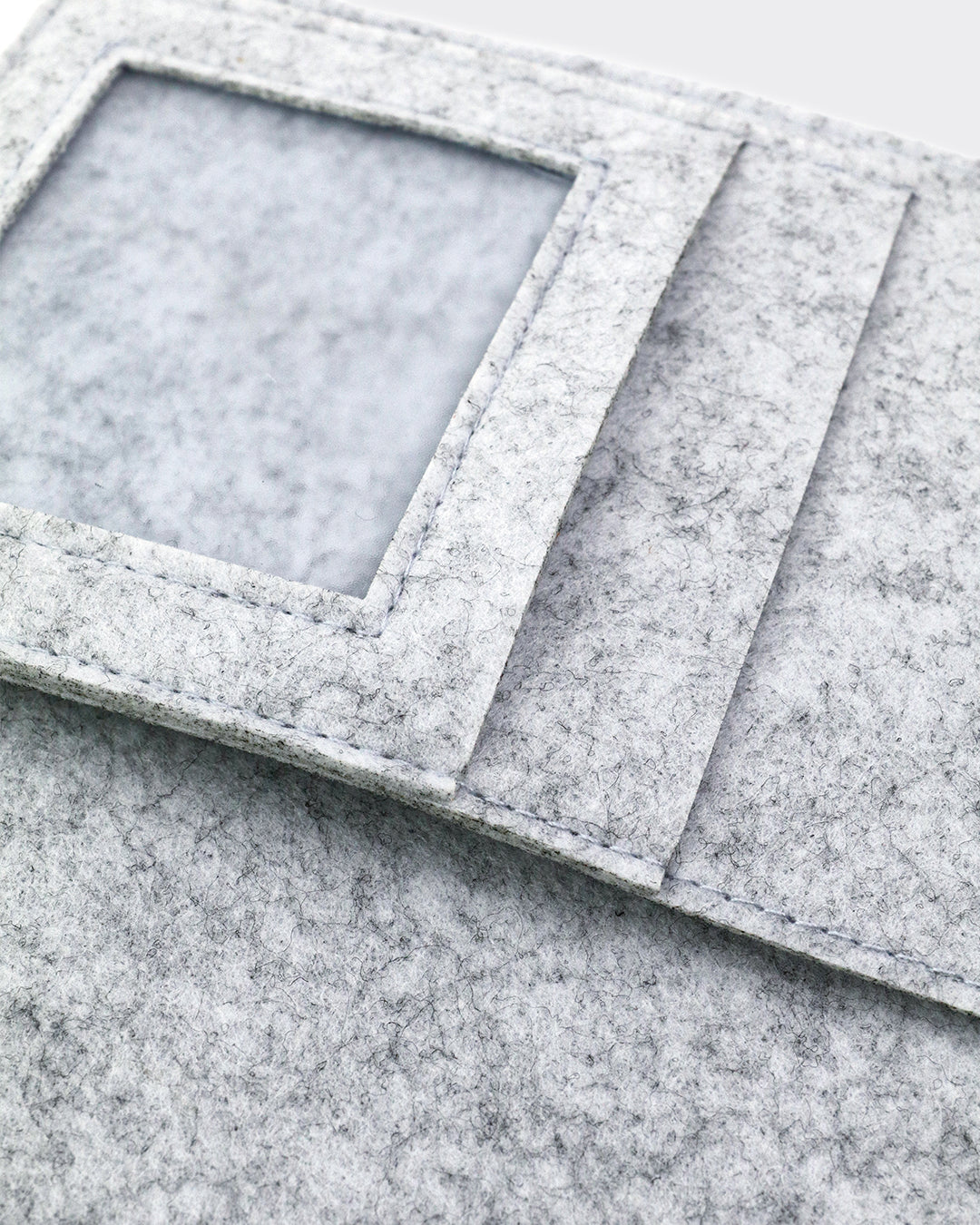 Mutterpasshülle “Hallo kleiner Sonnenschein” aus Filz | Grau mit Regenbogen