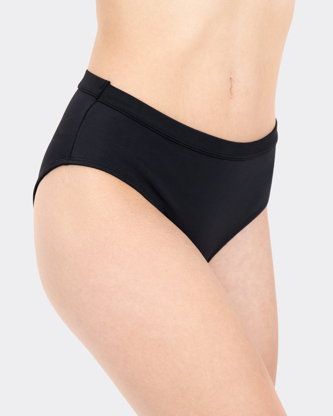 MYLILY Perioden-Bikinihose schwarz mit Cut-Out-Detail und orangefarbenem Akzent, Seitenansicht – sportliche Periodenbademode mit zuverlässigem Auslaufschutz, freigestellt