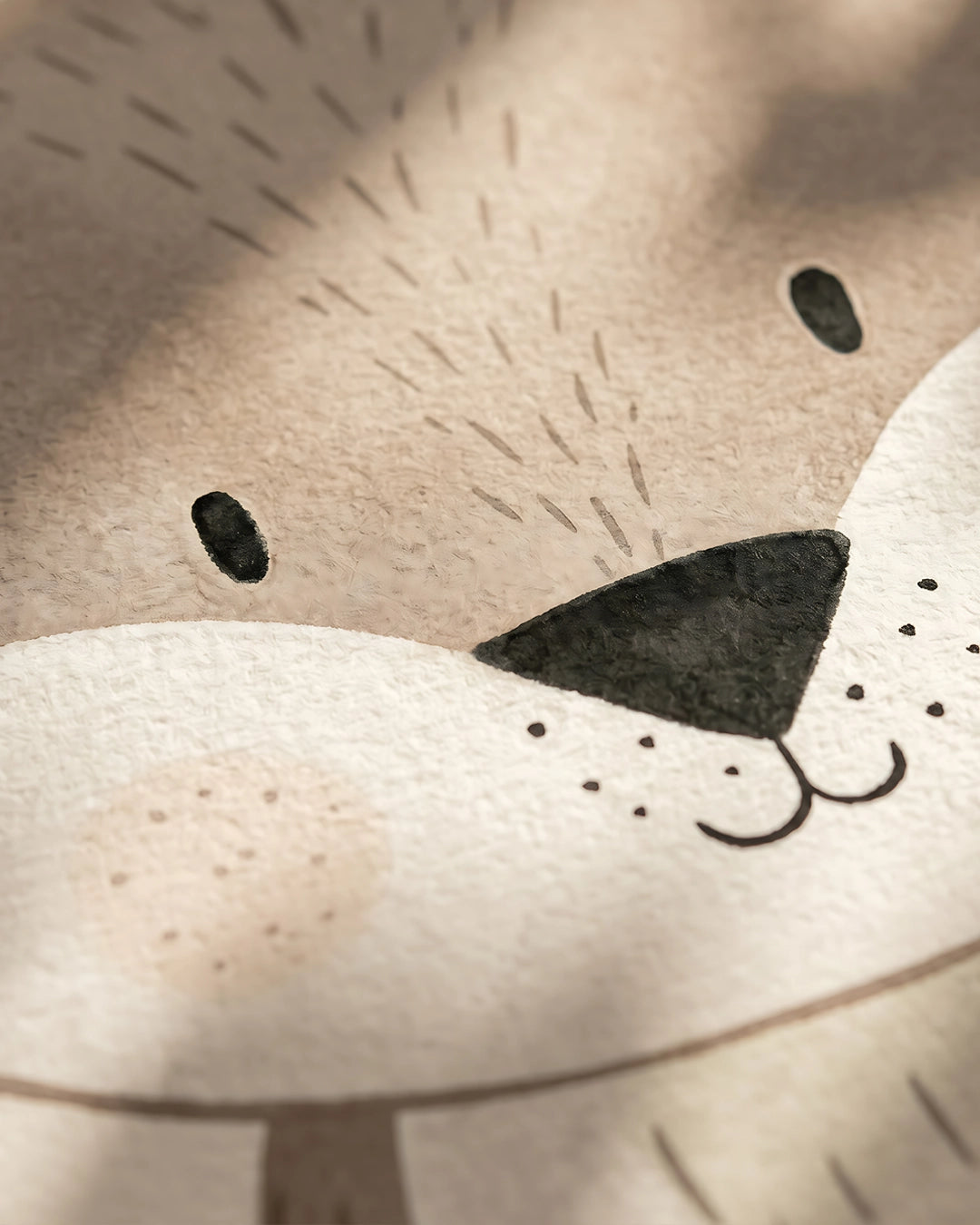 Detailaufnahme des Kinderposters mit sichtbarer Canvas-Struktur und feinen Illustrationsdetails