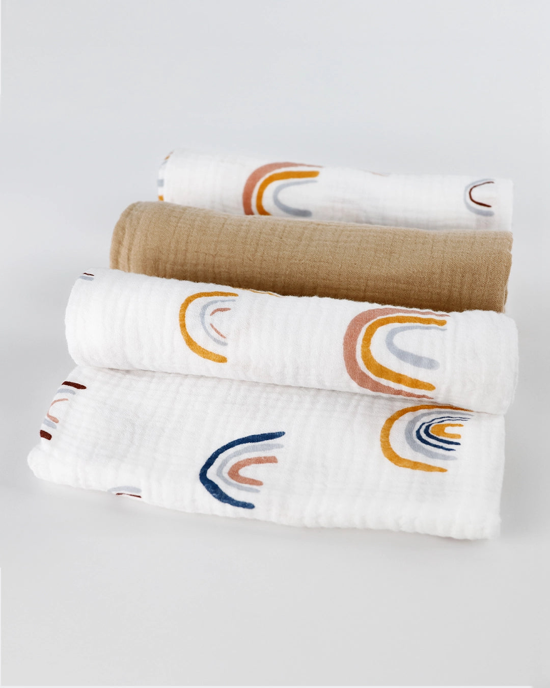 Das Spucktuch Set besteht aus 3 Tüchern aus 100 % weicher Baumwolle – perfekt für den Alltag mit deinem Baby