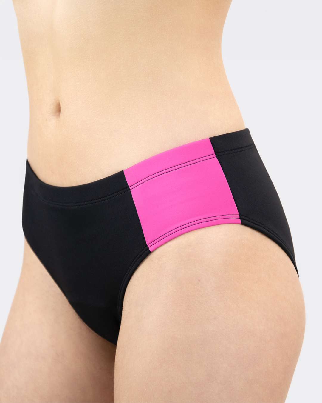 MYLILY Teens Perioden Bikini Hose Sportiv – Detailansicht pinkfarbenes Colorblock-Seitenpanel