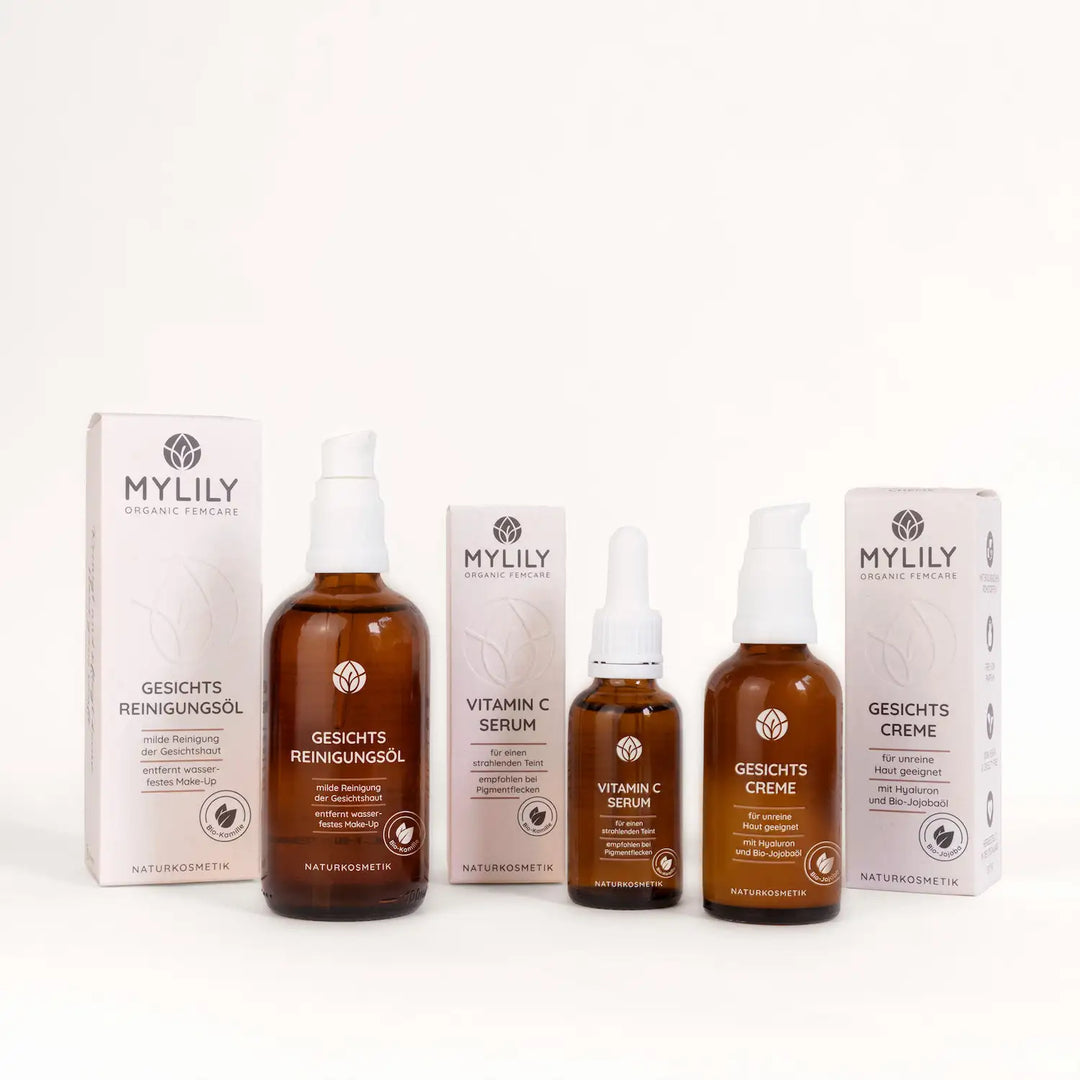 MYLILY Organic Femcare Hautpflege Set bestehend aus Gesichts Reinigungsöl, Vitamin C Serum, Gesichtscreme mit Hyaluron für unreine Haut. Das 3er Set zum Sparpreis