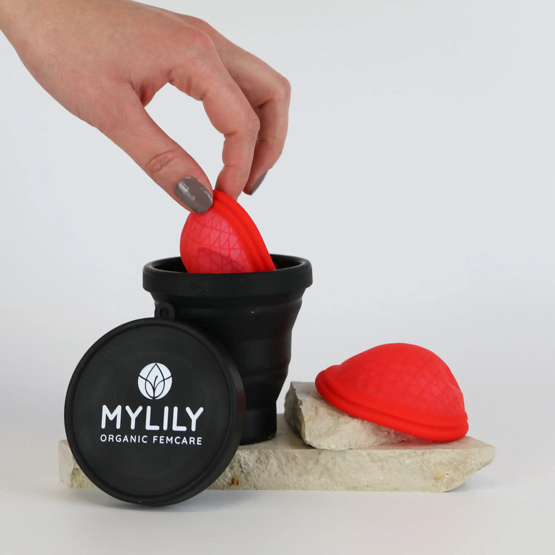 Entdecke die Menstruationsscheibe von MYLILY im praktischen Bundle mit dem Case.