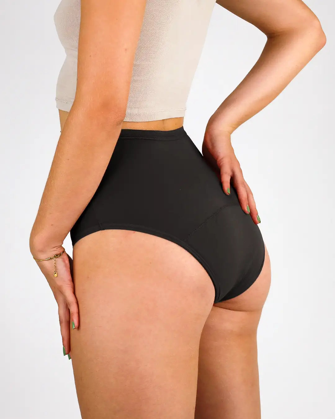 High Waist Periodenunterwäsche mit super starker Saugschicht aus Baumwolle bedeckt den Po, von Hinten.