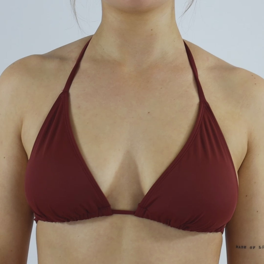 Egal aus welchem Winkel - der MYLILY triangel Bikini in rot passt wie angegossen#farbe_hagebutte